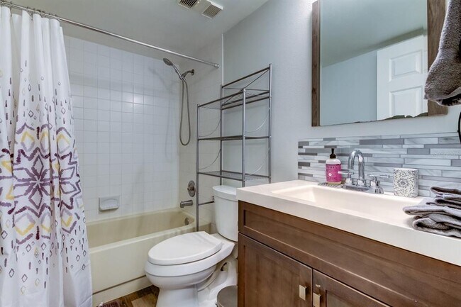 Building Photo - 90 S Highland Ave