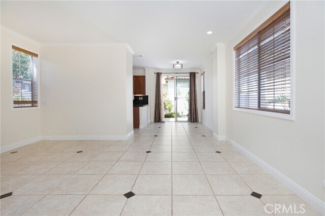 Building Photo - 201 Las Flores