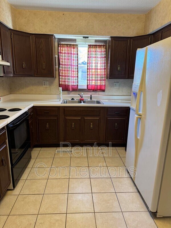 Building Photo - 712 N Madison St