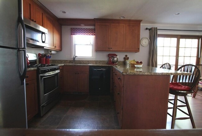 Building Photo - 192 Wellman Ave