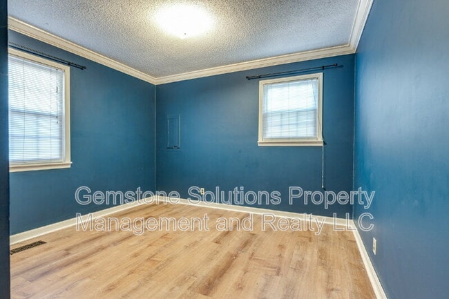 Building Photo - 5580 Hargrove Rd