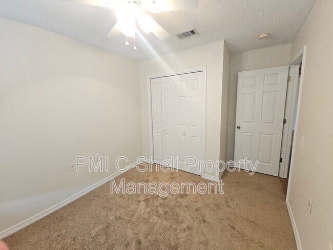 Building Photo - 117 Wildflower Ln