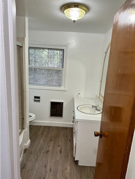 Building Photo - 3 Thomas St