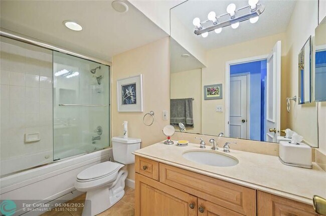 Building Photo - 3015 N Ocean Blvd
