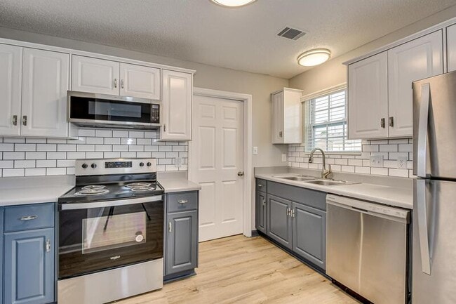 Building Photo - 3390 Monte Carlo Dr