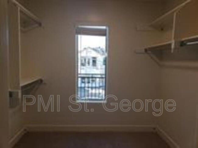 Building Photo - 350 W Old Hwy 91