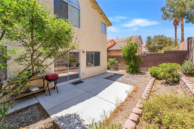 Building Photo - 9888 Sparrow Ridge Ave