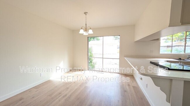 Building Photo - 435 Marian Dr