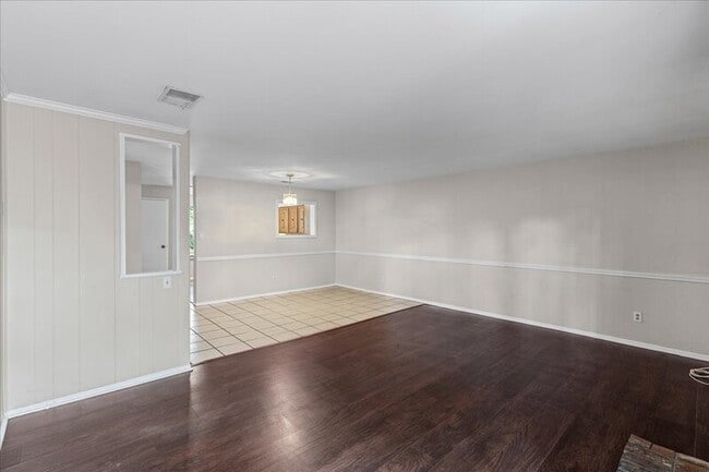 Building Photo - 506 Bromley Estate
