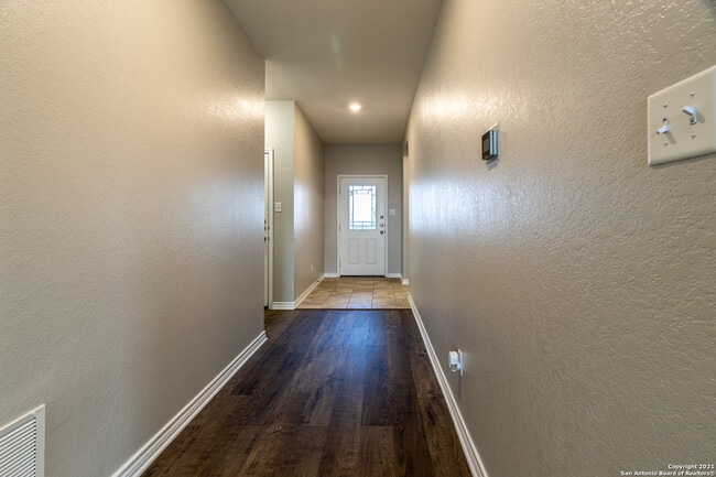 Building Photo - 682 Pond Springs