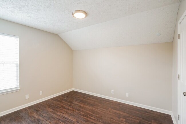 Building Photo - 1409 Amal Dr