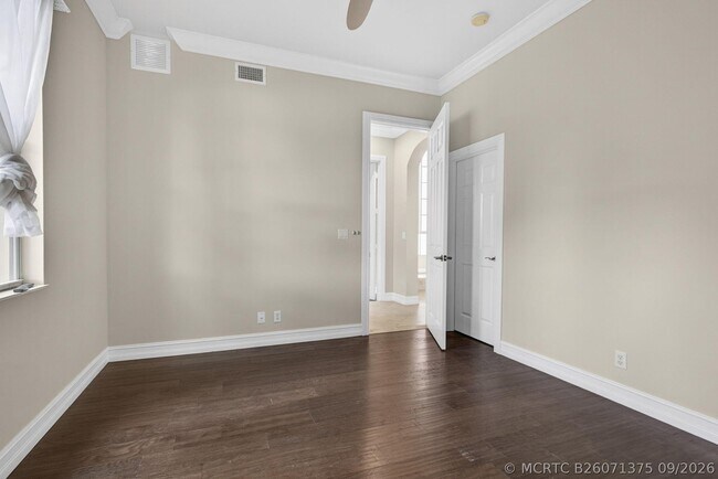Building Photo - 625 Glenfield Way