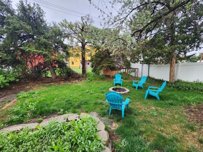 Building Photo - A Rental Home With MAD Curb Appeal!? YUP! 4 bd 2 bath Sugarhouse