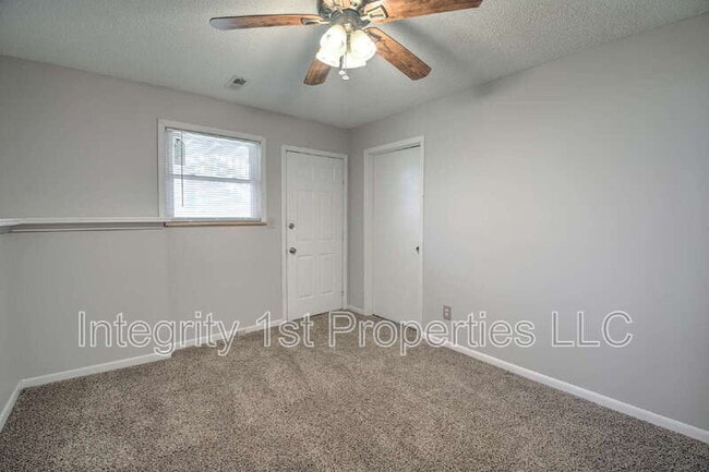 Building Photo - 8635 N Hull Ave