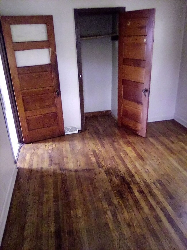 Building Photo - Get $300 Off Your First Month’s Rent