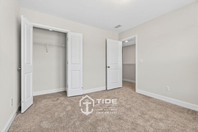 Building Photo - Comfort & Convenience in a Prime Location