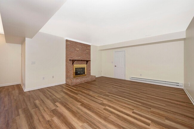 Building Photo - WELLER ESTATES