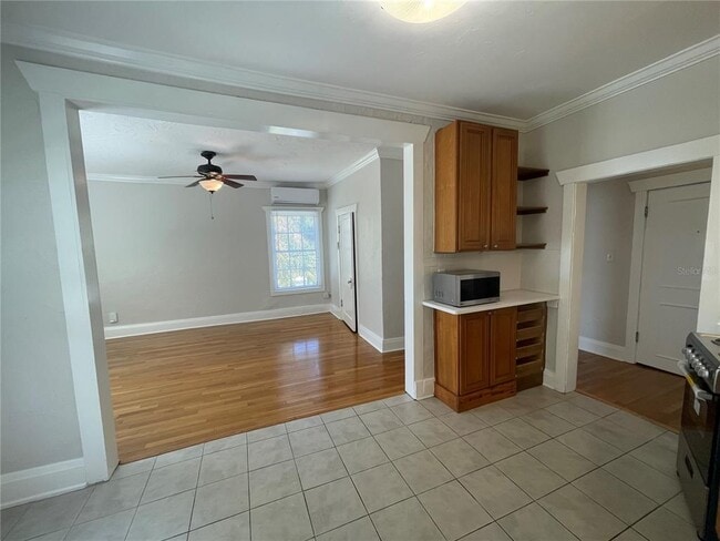 Building Photo - 2305 W Texas Ave