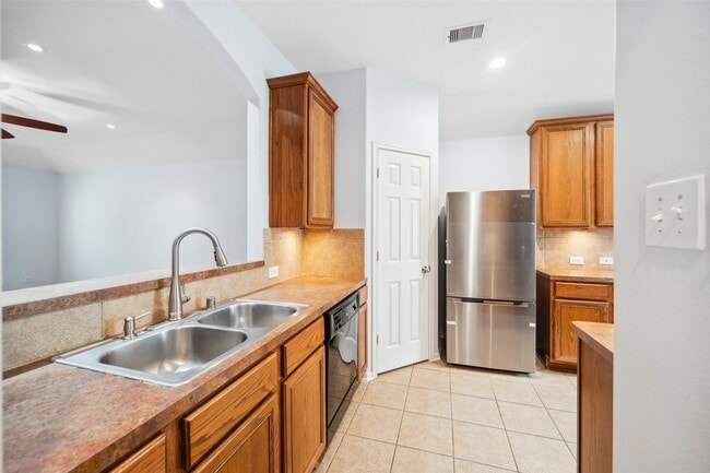 Building Photo - 15838 Lost Anchor Way Ln