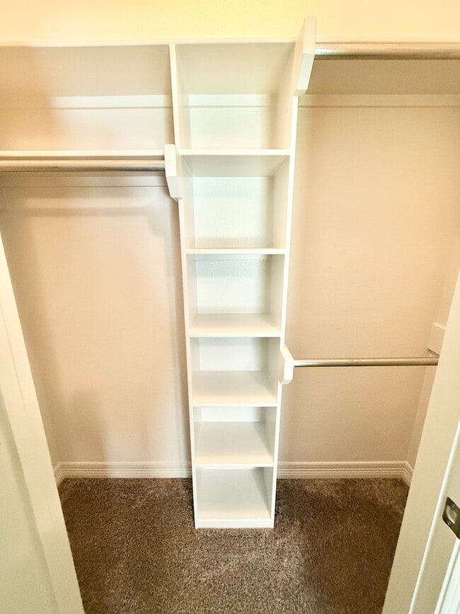 Building Photo - 7332 Kingsport Ln