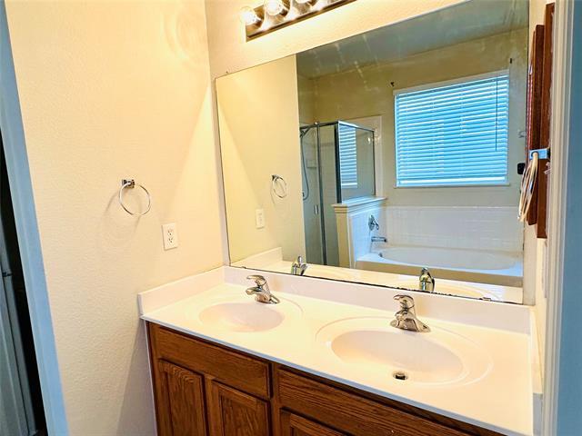 Building Photo - 10410 Cedar Lake Dr