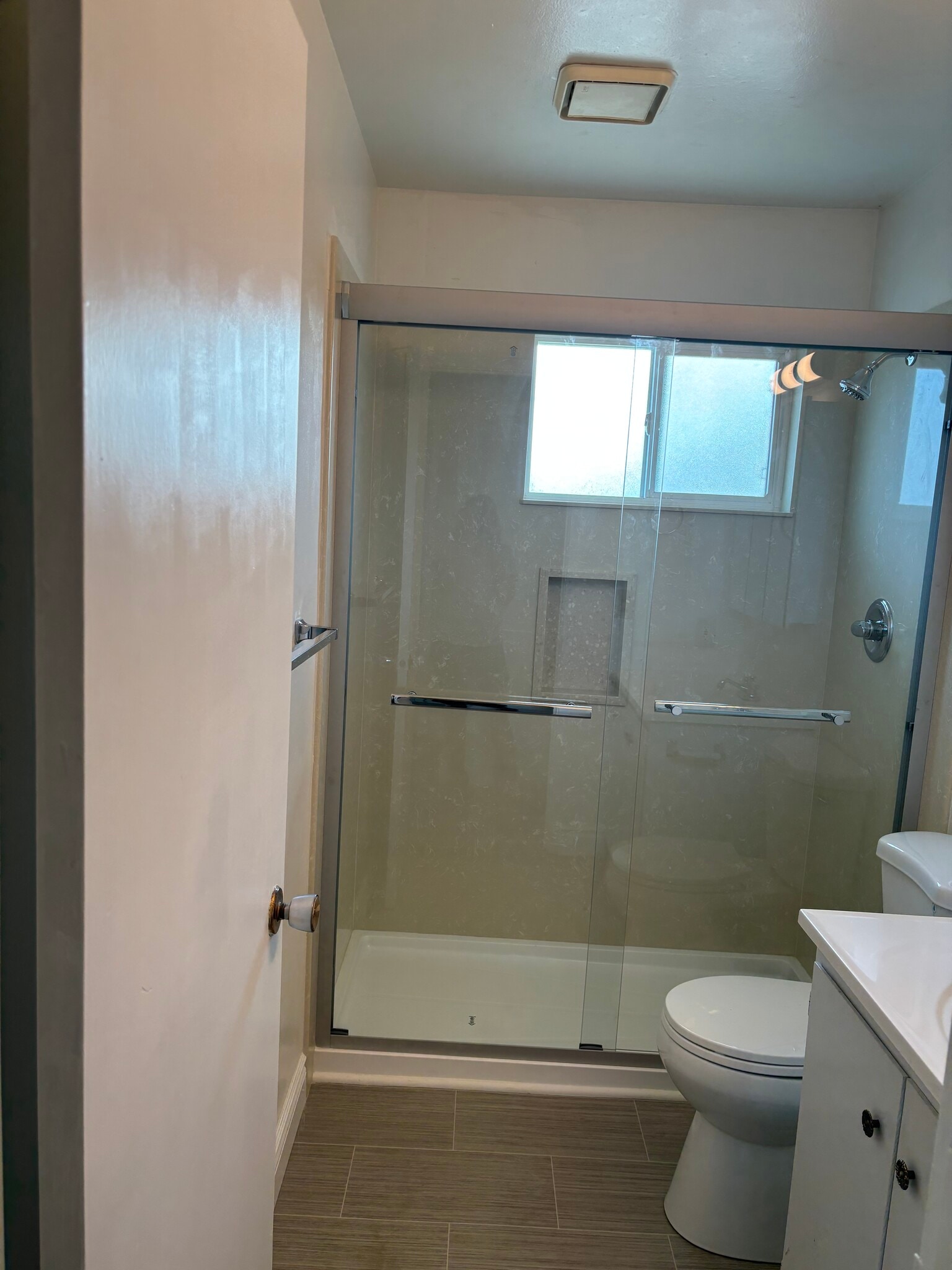 Building Photo - 643 Bolton Ct