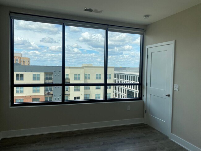 Building Photo - Gorgeous 2 Bedroom Condo in Oxon Hill!