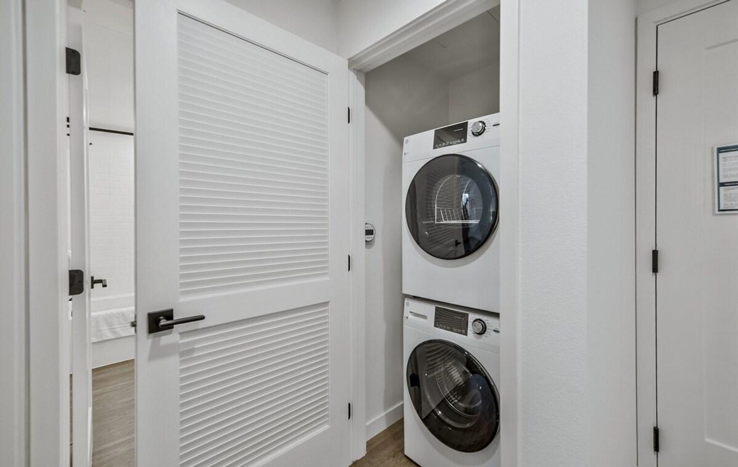 Building Photo - 375 Camino De La Reina