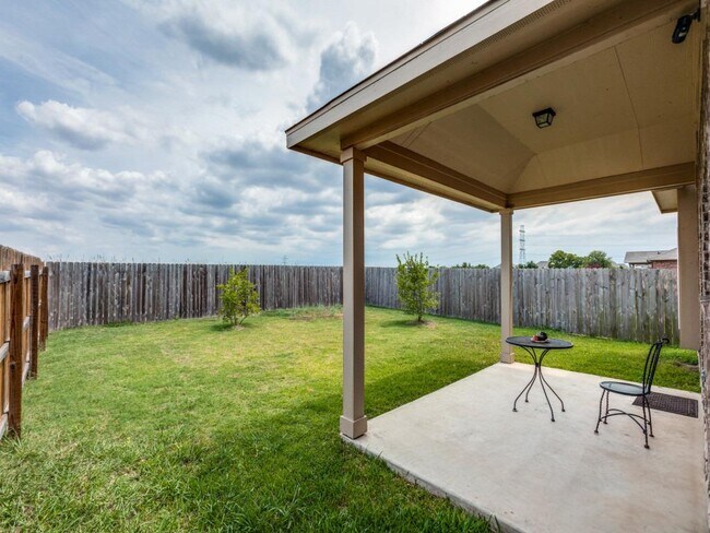 Building Photo - 5906 Wolf Pack Dr