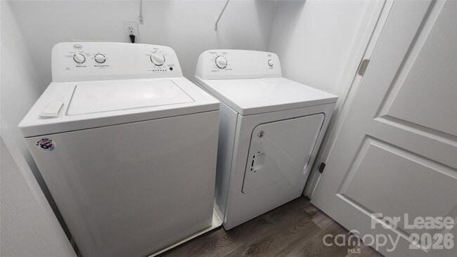 Building Photo - 144 Marketplace Ave