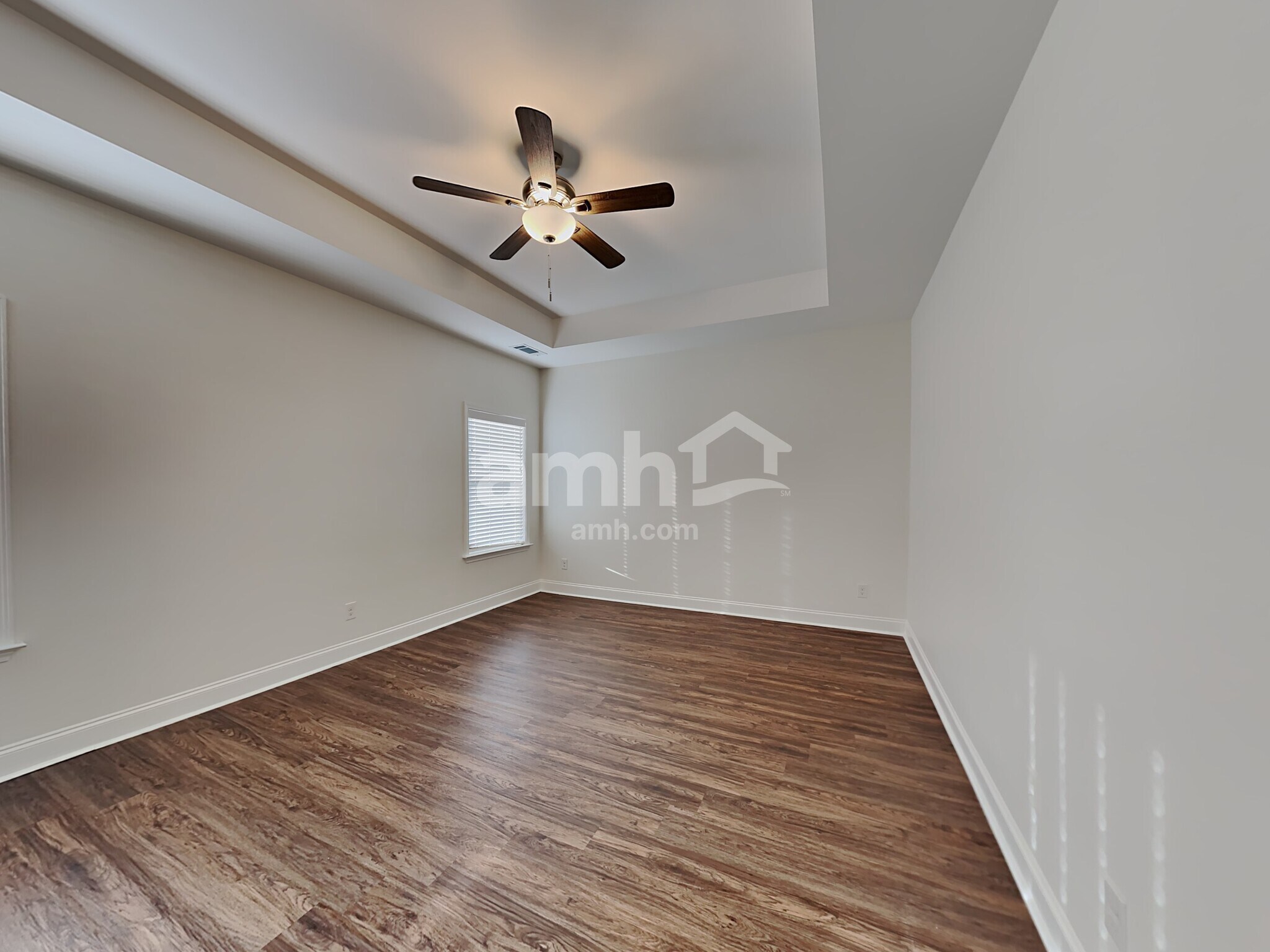 Building Photo - 5935 Hart Way