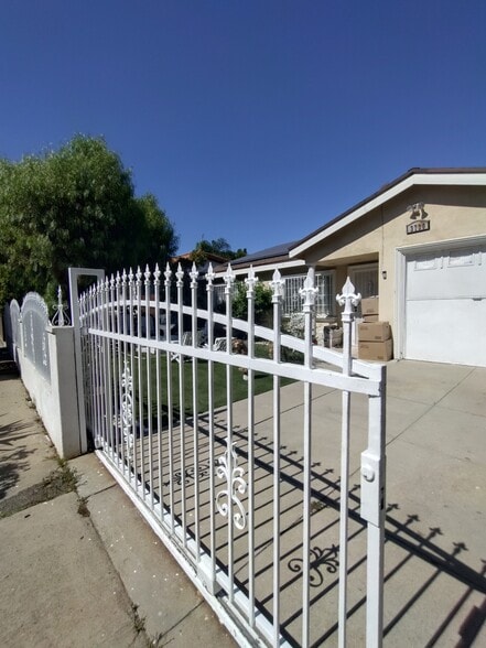 Building Photo - 3730 Tuller Ave