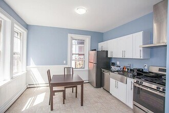 Building Photo - 3.0 bedroom in Cambridge Massachusetts 02139