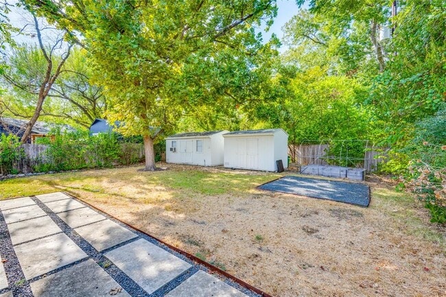 Building Photo - 2516 Friar Tuck Ln