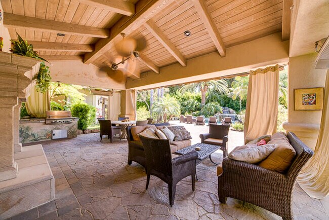 Building Photo - 16889 Camino Lago De Cristal