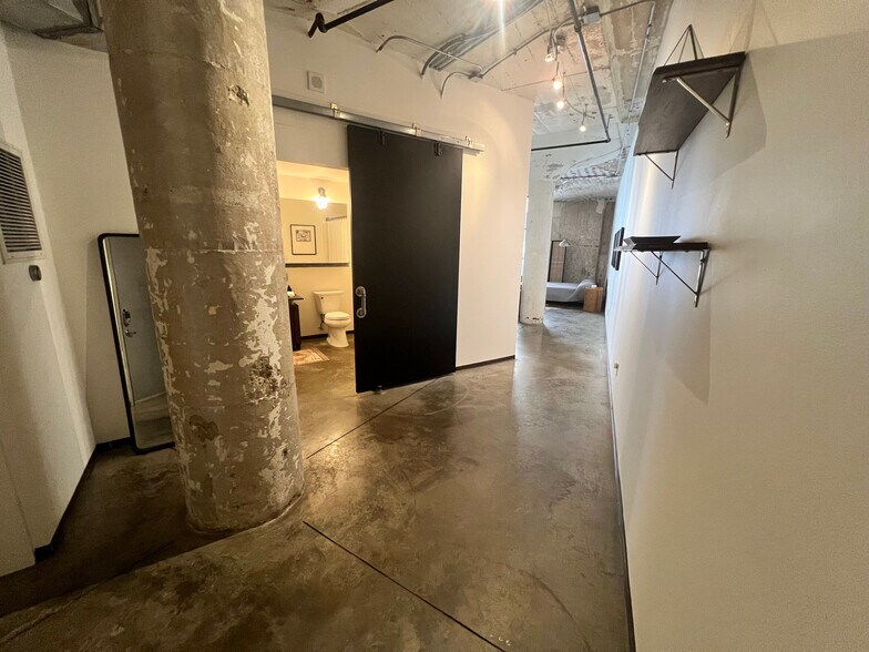 Building Photo - 1122 Jackson St