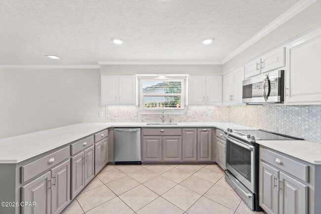 Building Photo - 136 Derby Woods Dr