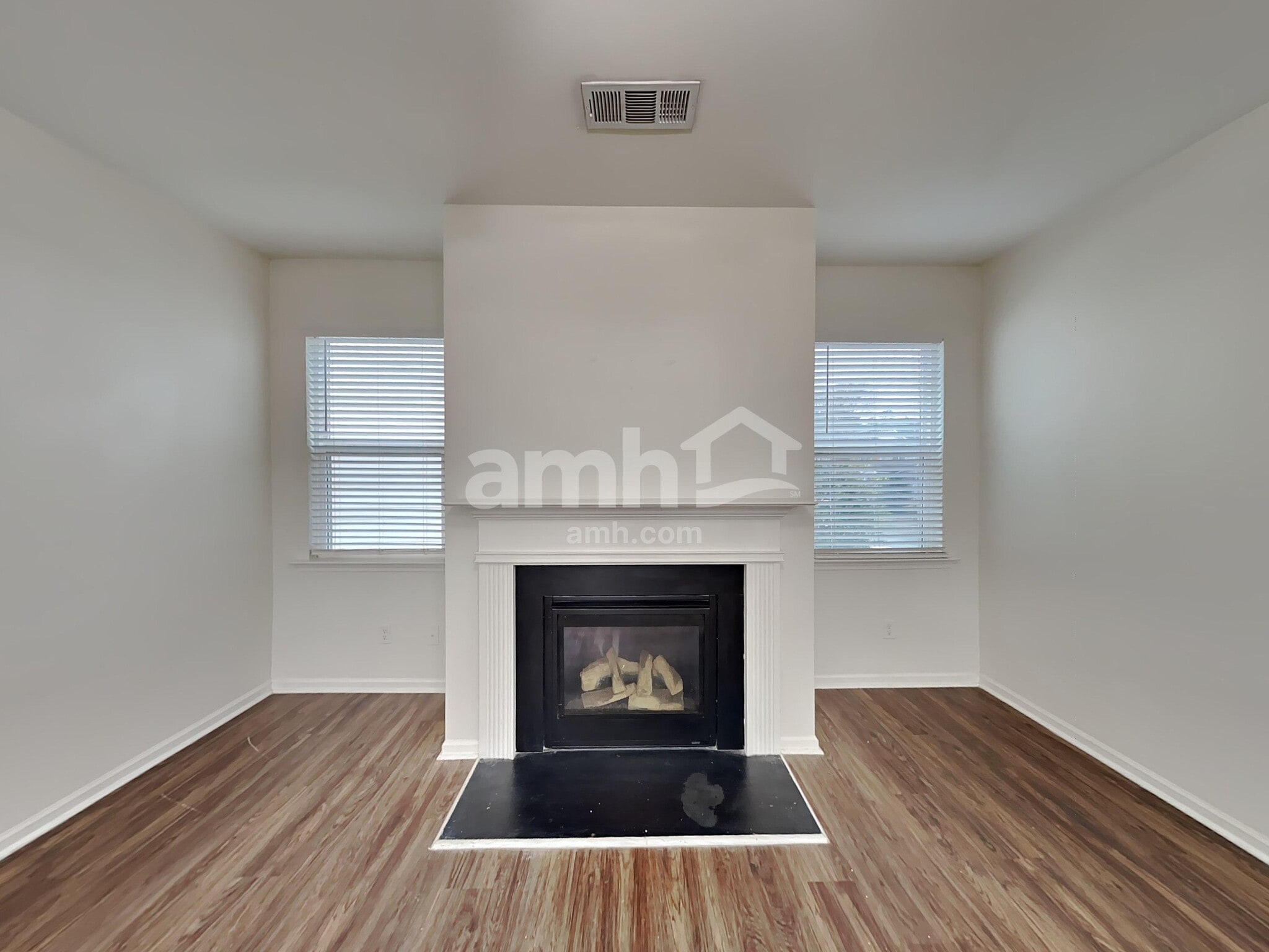 Building Photo - 323 Stoney Hollow Rd