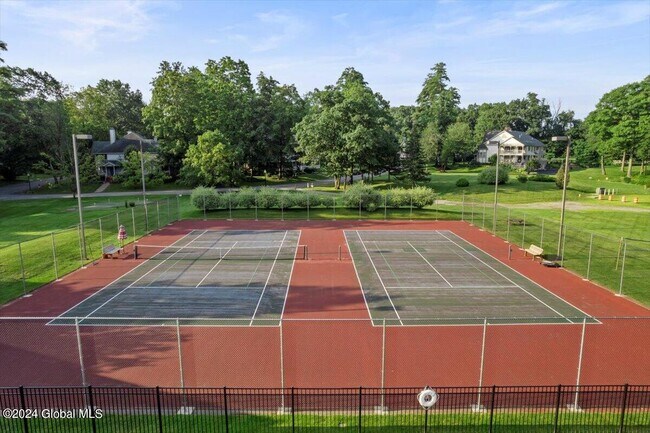 Building Photo - 12 Vallera Rd