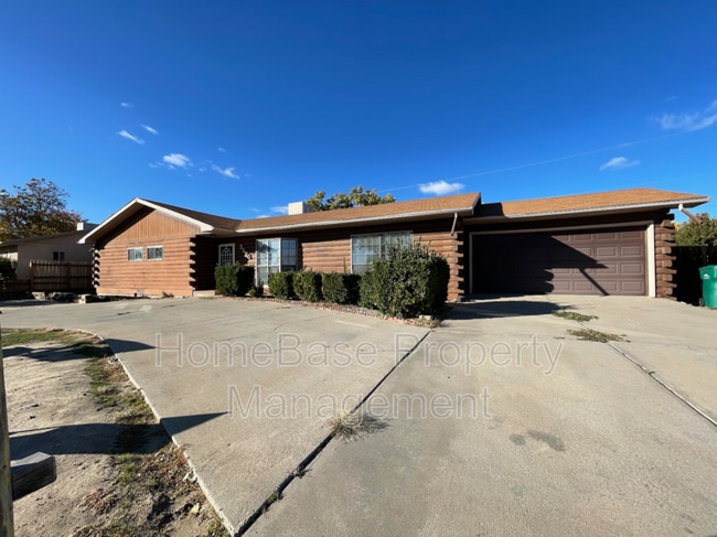 Building Photo - 2600 Cliffside Dr