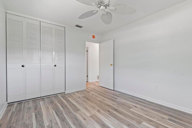 Building Photo - 1335 S Flagler Ave