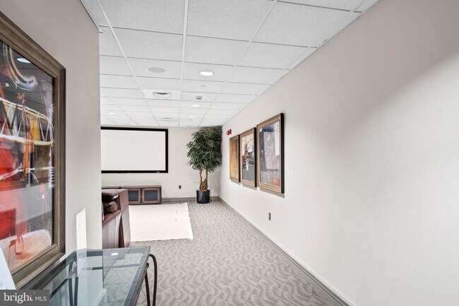 Building Photo - 880 N Pollard St