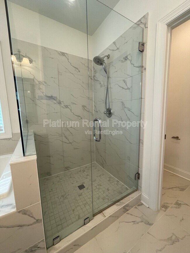Building Photo - 5221 Riden Ct