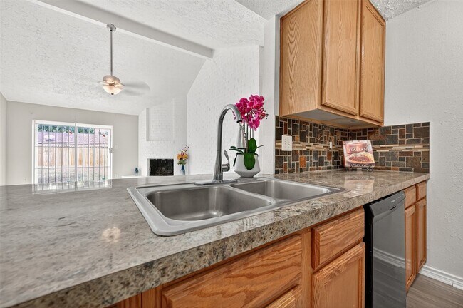 Building Photo - 6822 Dusty Dawn Dr