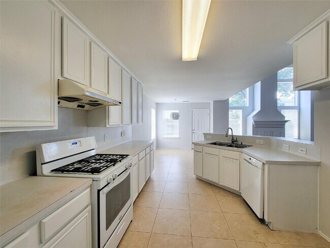 Building Photo - 6 Bedroom Home for Rent in Katy TX 77449 | Westfield | 3.5 Baths | 2-Car Garage