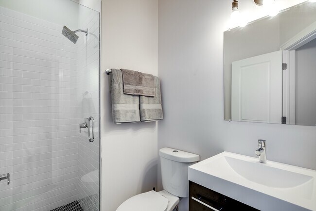 Building Photo - 5407 S Harper Ave