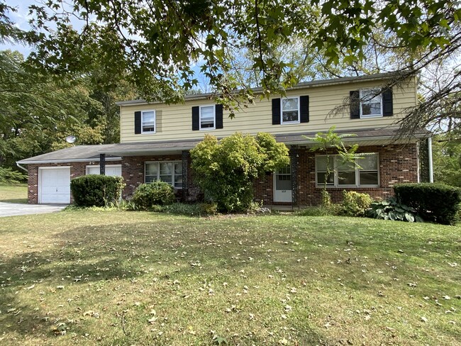 Building Photo - 327 Griffith Dr