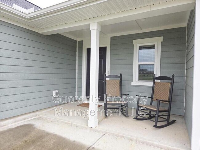 Building Photo - 330 John Stark Dr