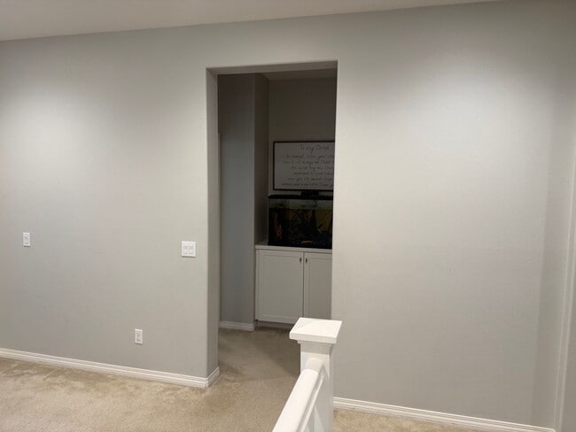 Building Photo - Home in Gated Five Knolls Community | 5 Bedrooms