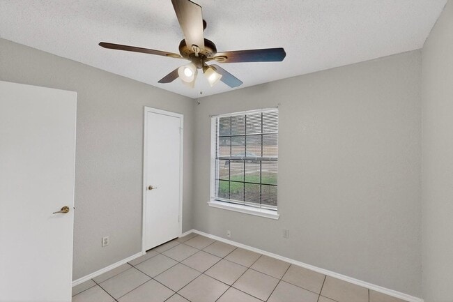 Building Photo - 1634 Sunswept Terrace